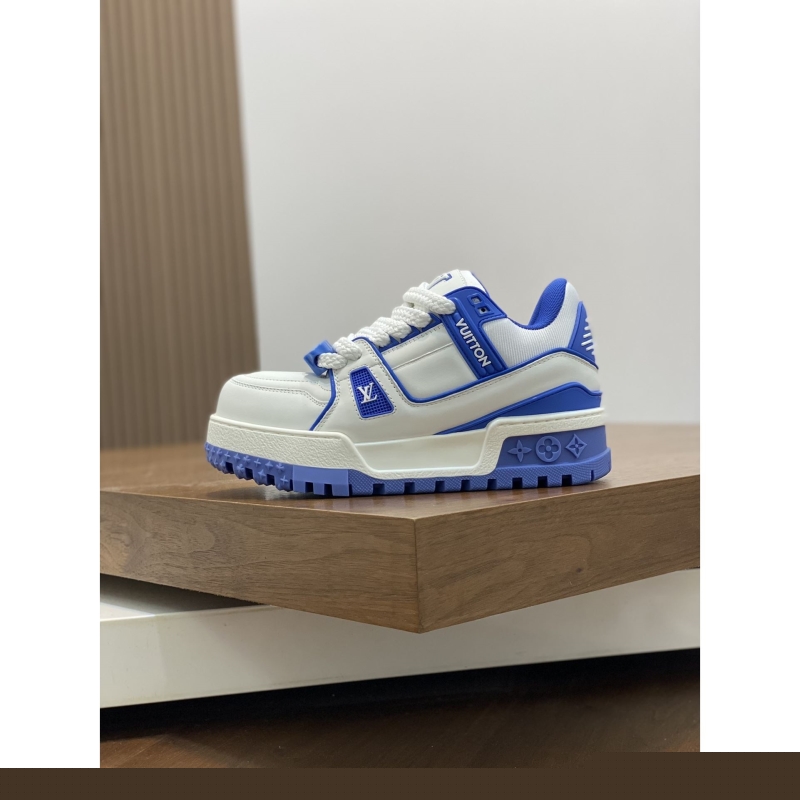 l**is V*t*n sneakers